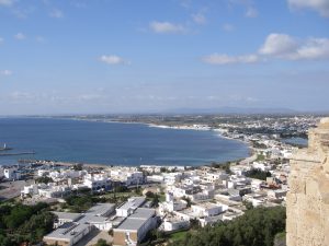 ワイン生産が盛んなボン岬地方。その1つケリビアの町並み