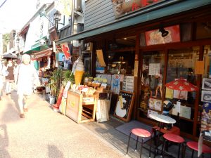 日暮里,谷中,ザクロ,トルコ,イラン,ウズベキスタン,トルコランプ,トルコビール,EFES,レバノン,アル,
