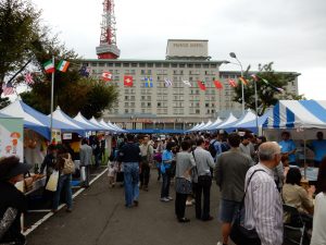 港区,みなと区民まつり,国際友好広場,ボリビア,ジョージア,カンツィ,ボスニア・ヘルツェゴビナ,ガーナ,ワイン,カザフスタン,リトアニア ,ドミニカ,アフガニスタン ,スロベニア ,ウズベキスタン,大使館,マダガスカル,モルディブ